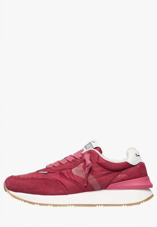 Sneakers qwark easy sfw woman .