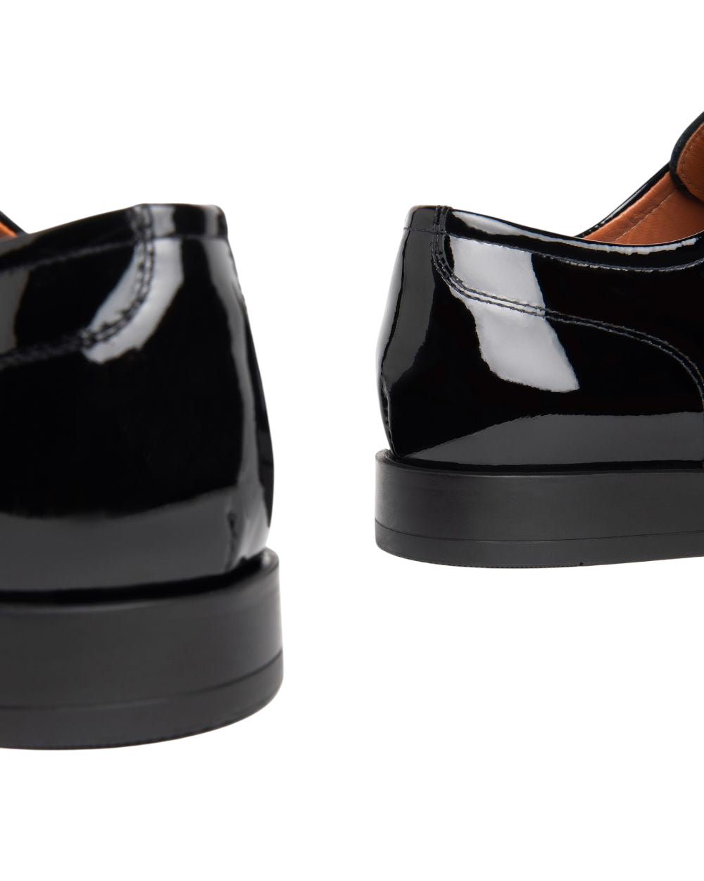 Stringate in vernice