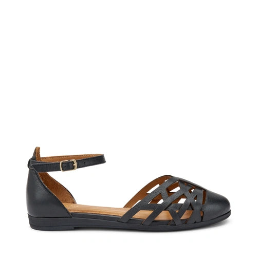 Ballerina in pelle traforata