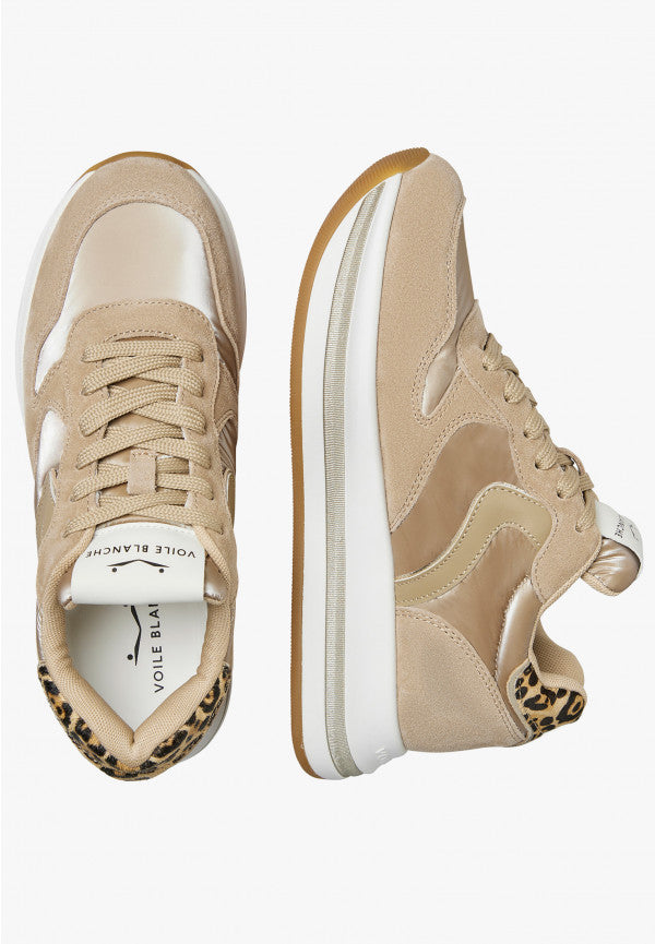 Sneakers merry.