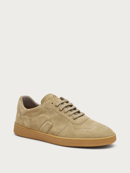 Sneaker in suede