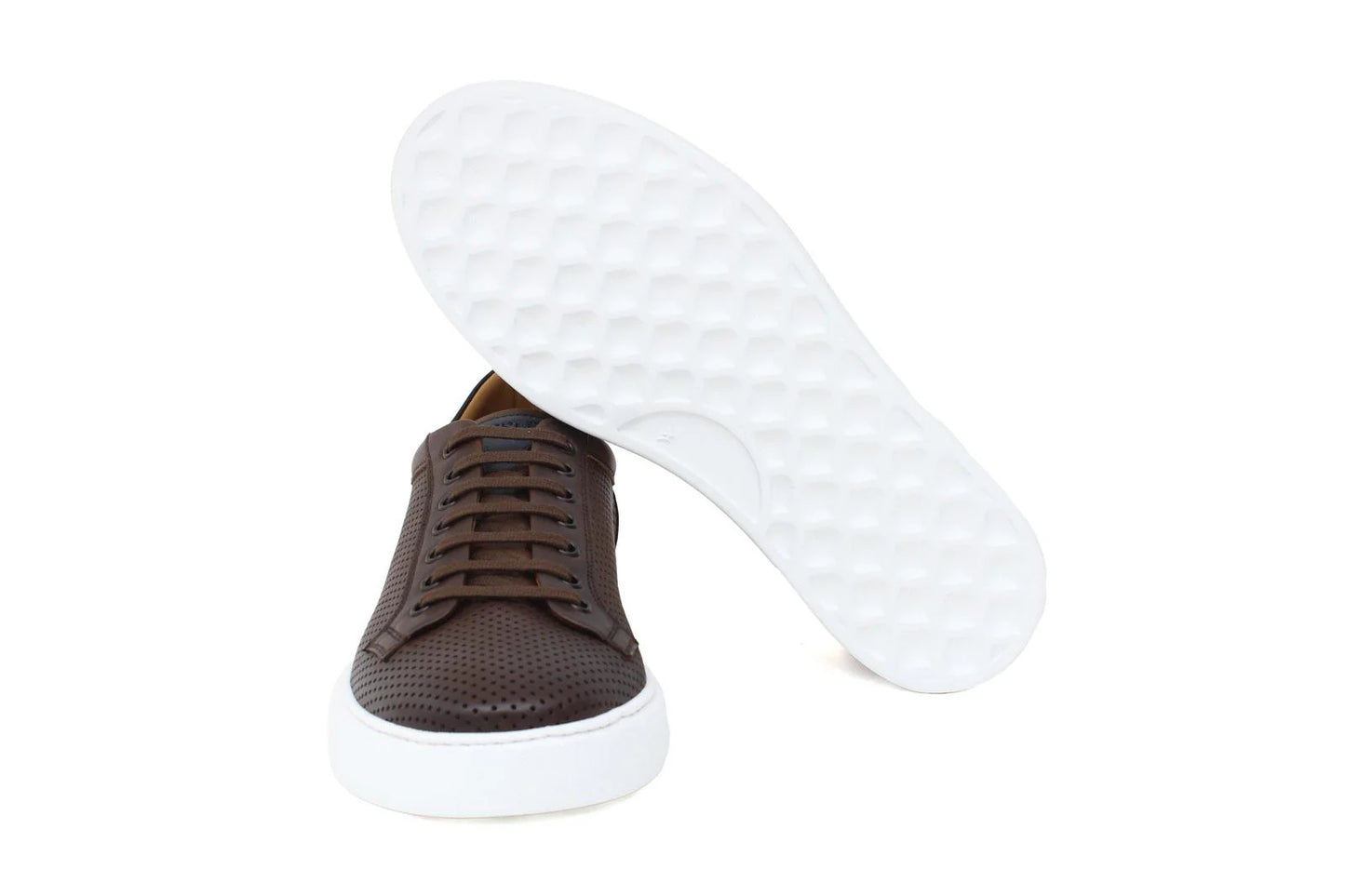 Sneaker in vitello naturale traforato