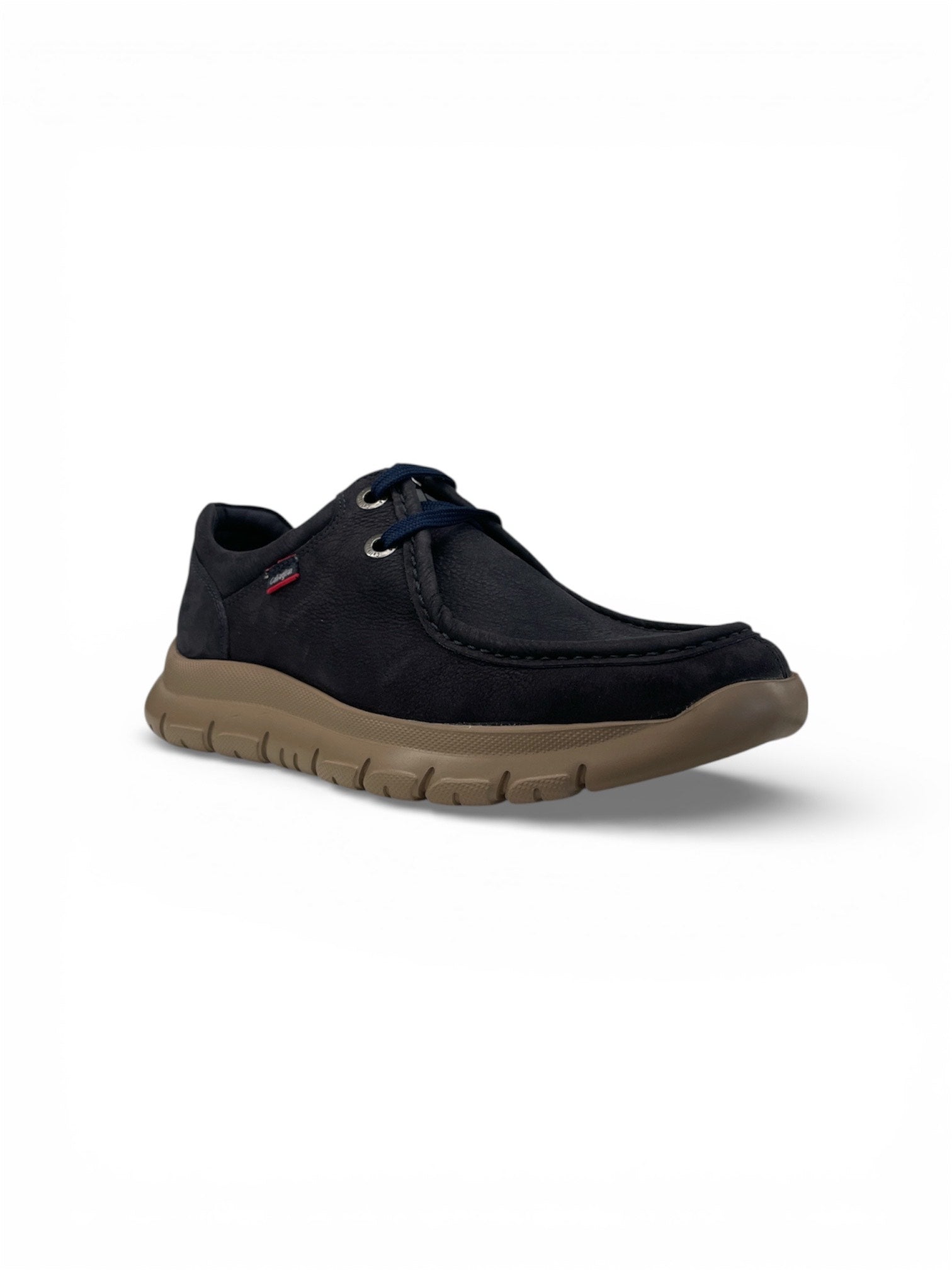 Scarpa allacciata
