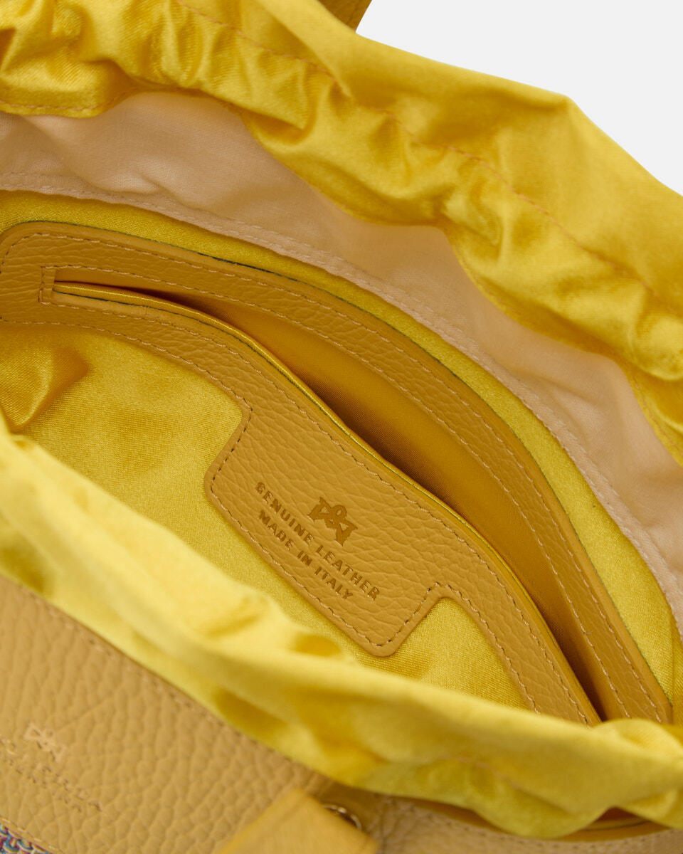 Amber small bucket pelle