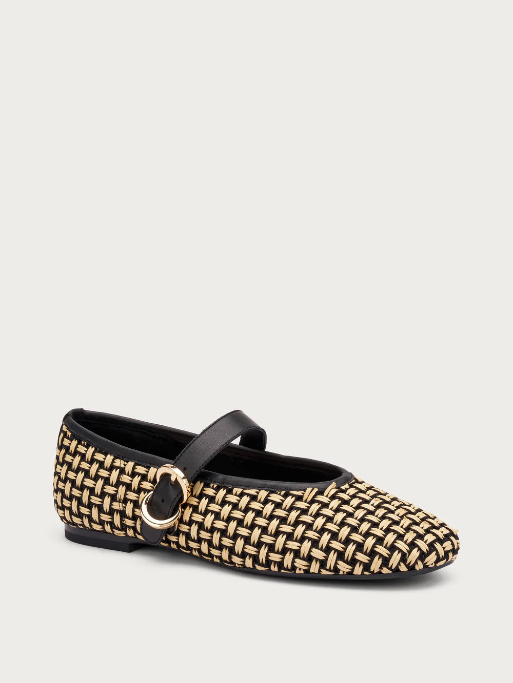 Ballerina in raffia