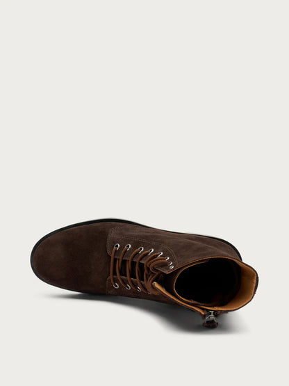 Anfibi in pelle scamosciata