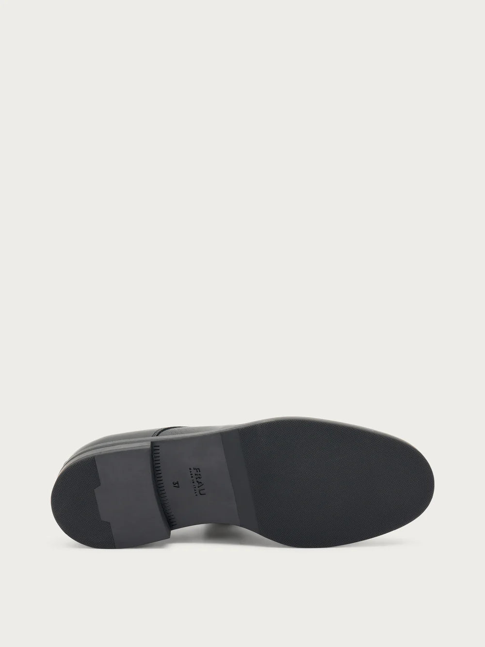 Stringate in pelle semilucida