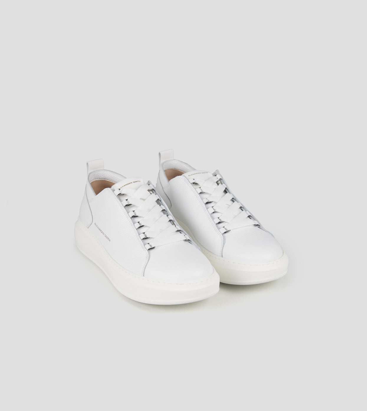 Sneaker Wembley decostruita