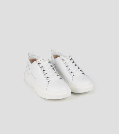 Sneaker Wembley decostruita