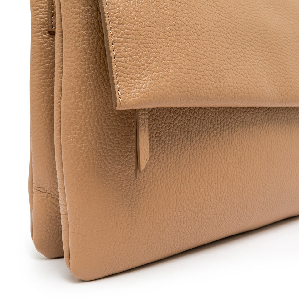 Borsa Three