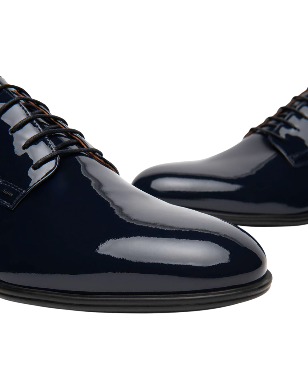 Stringate in vernice