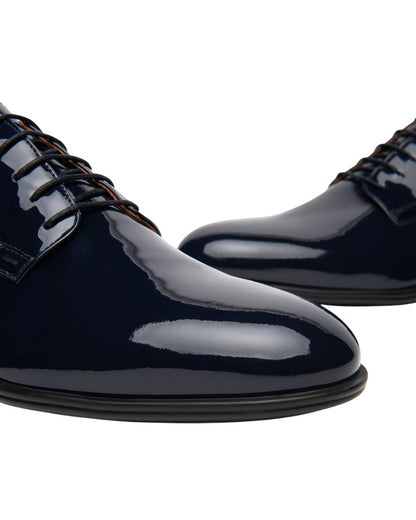 Stringate in vernice