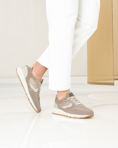 Sneakers in camoscio e pelle