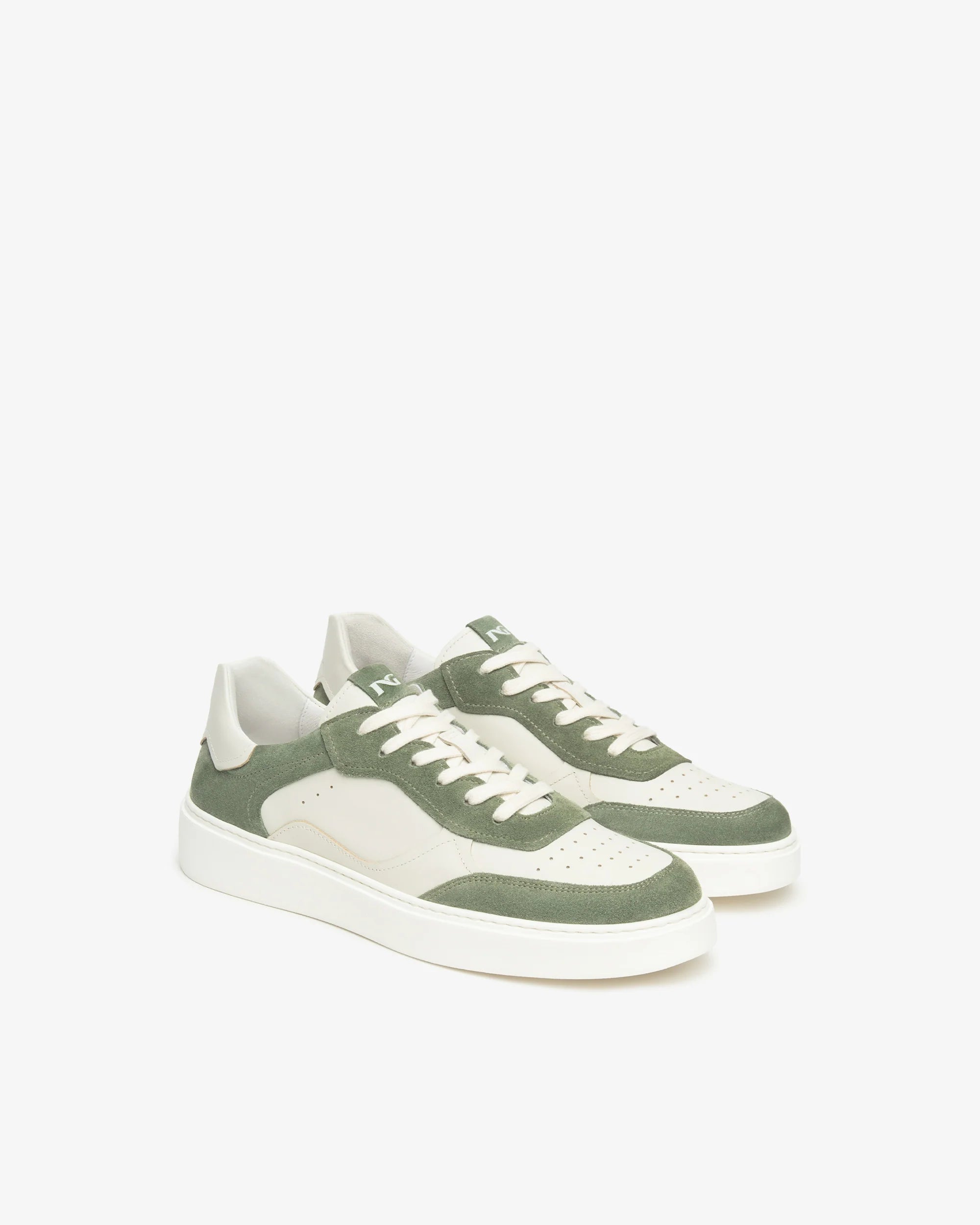 Sneaker punta traforata