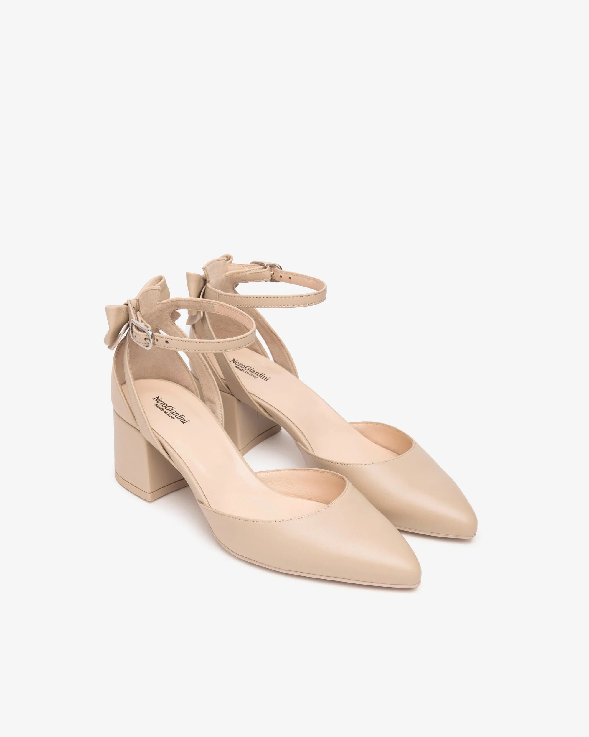 Décolleté in pelle