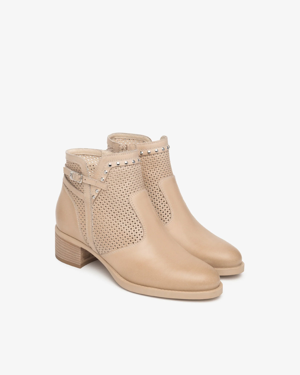 Stivaletto in pelle traforato