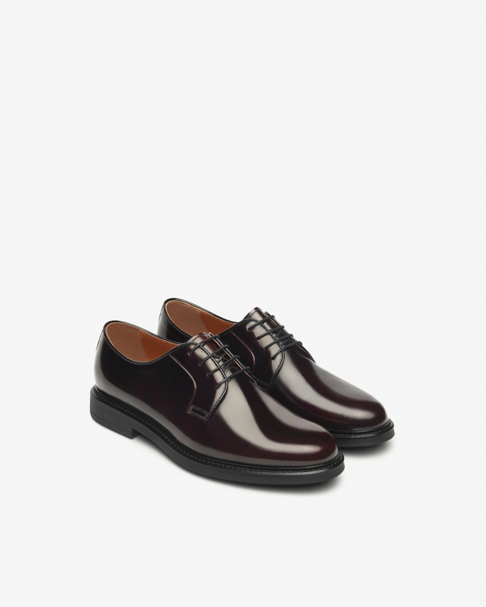 Stringate in pelle