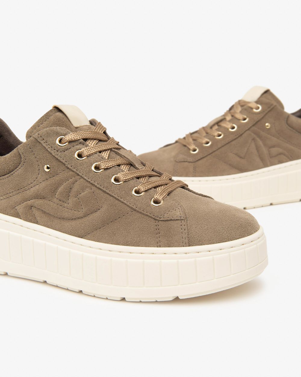 Sneakers in camoscio