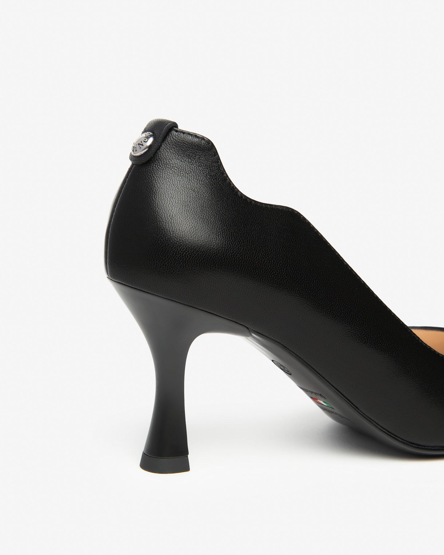 Décolleté in pelle