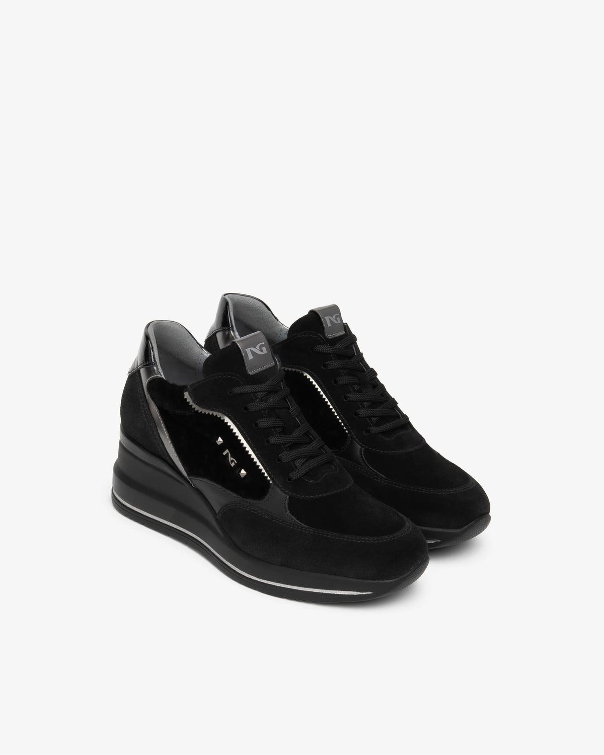 Sneakers in suede, pelle e materiale tecnico