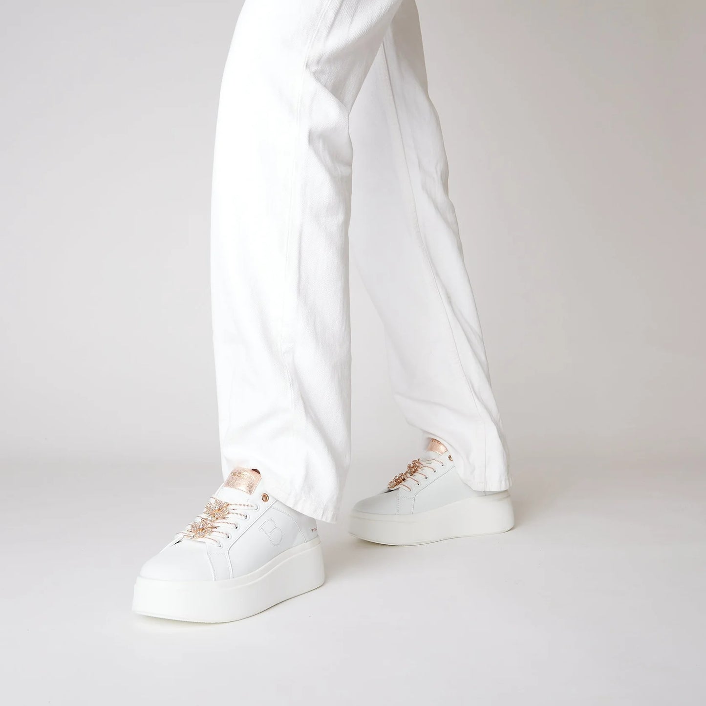 SNEAKER ELETTRA CON FIORI IN STRASS