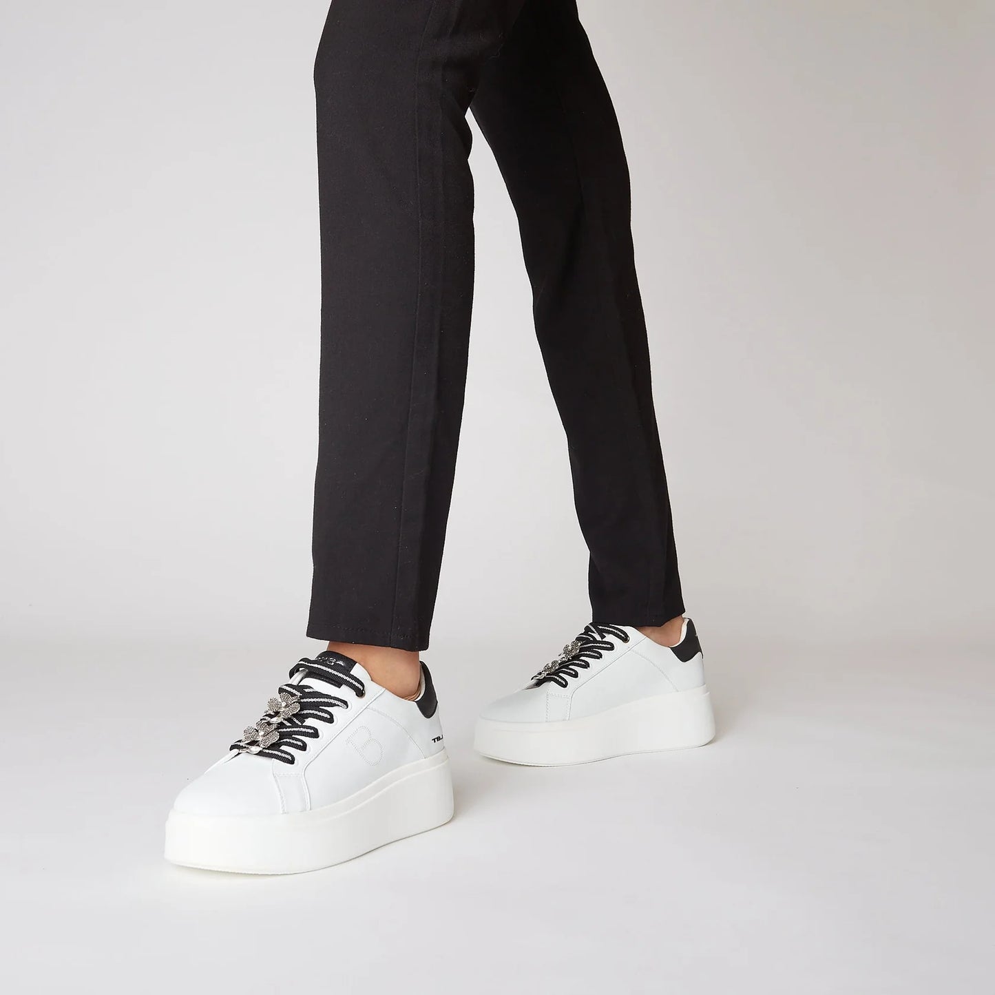 SNEAKER ELETTRA CON FIORI IN STRASS