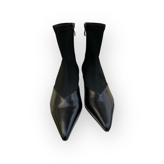 Stivaletto punta vernice