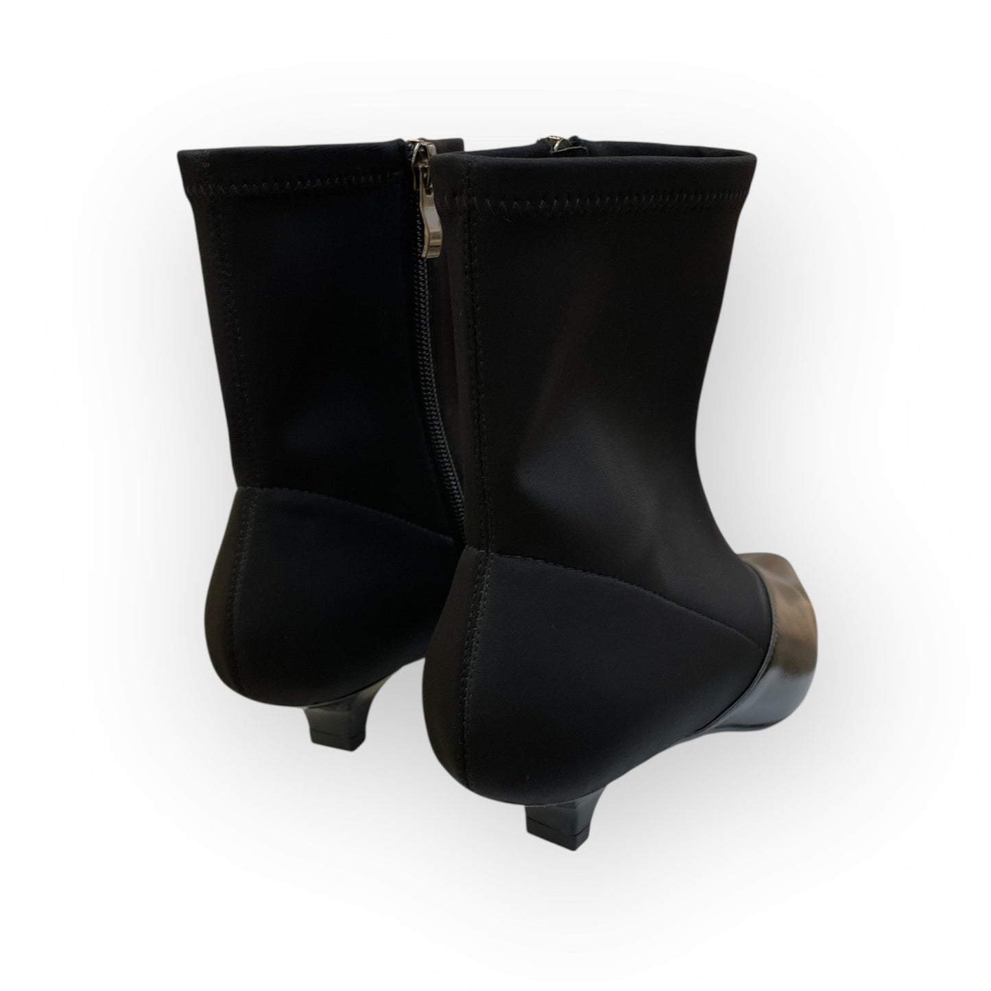 Stivaletto punta vernice