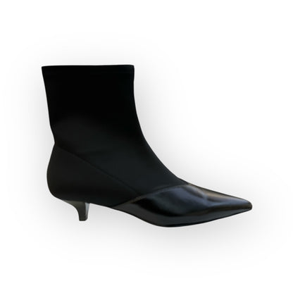 Stivaletto punta vernice